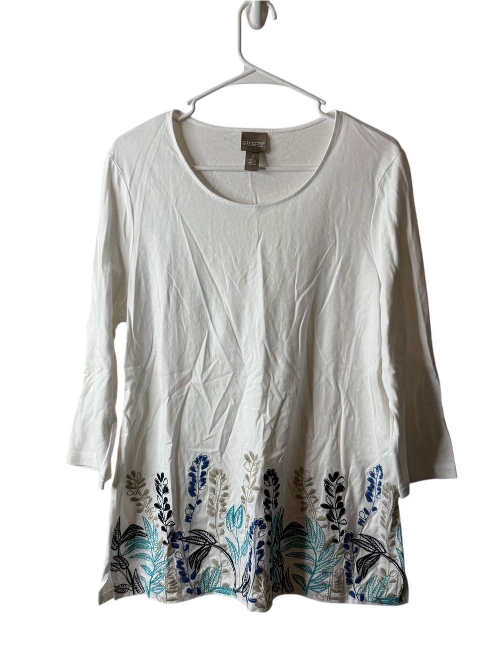 Chicos White Embroidered Hem 3/4 Sleeve Blouse 2 - Picture 1 of 6
